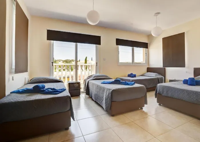 Nissi Gold * Aya Napa