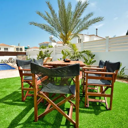 ヴィラ Nissi Gold アヤナパ