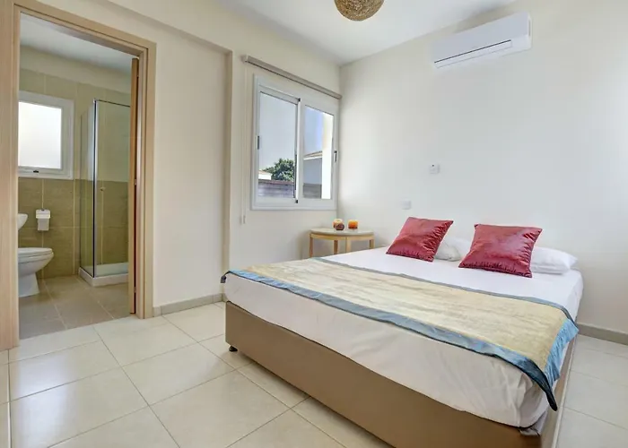 Nissi Gold * Ajia Napa