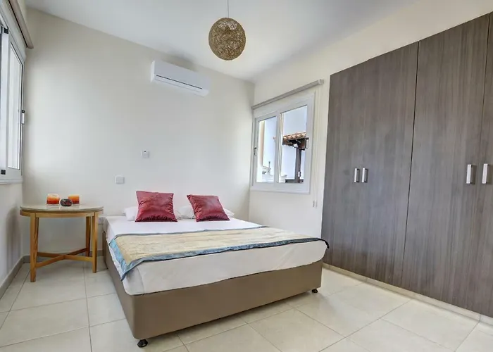 Nissi Gold * Ayia Napa